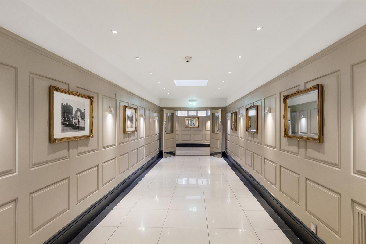 Sloane Avenue