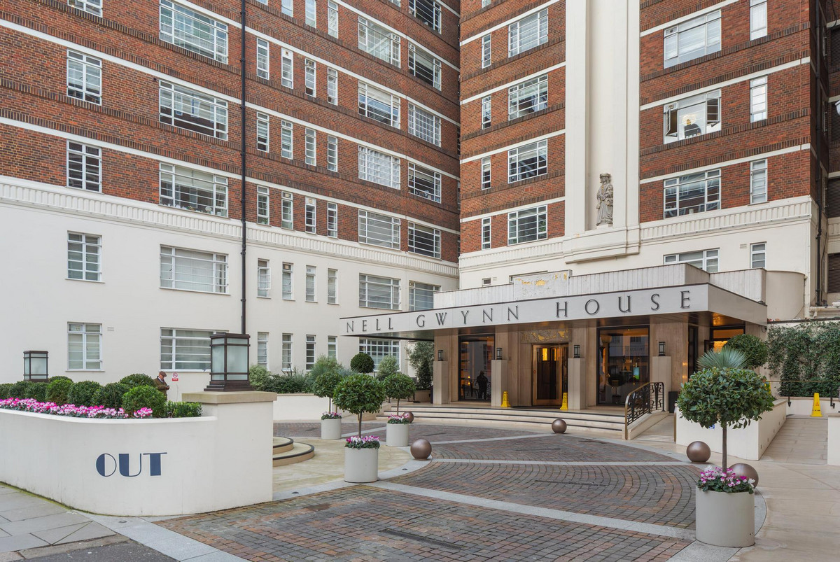 Sloane Avenue