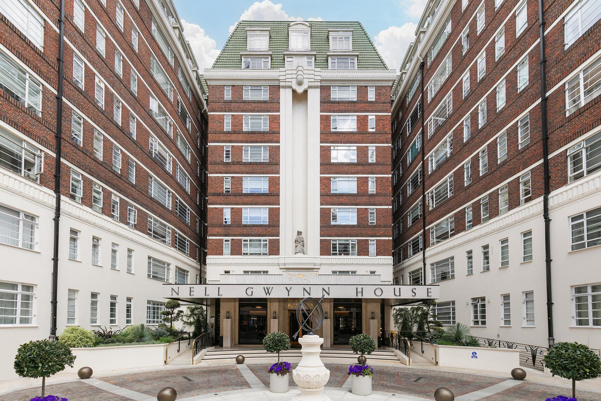 Sloane Avenue