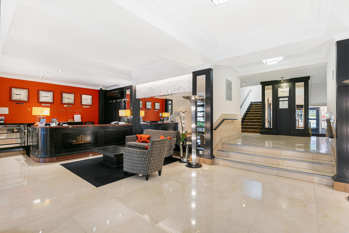 Sloane Avenue